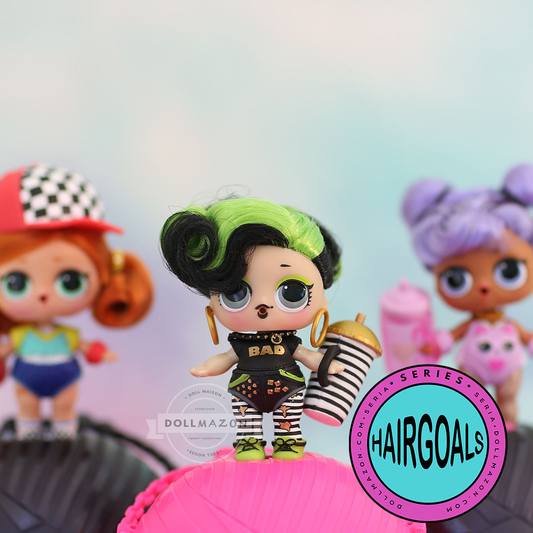 LOL Dolls from Hairgoals Makeover Series 1 have a wonderful makeover with real or glitter hair. The makeover series is all about transformation, from fresh surprises to new looks.