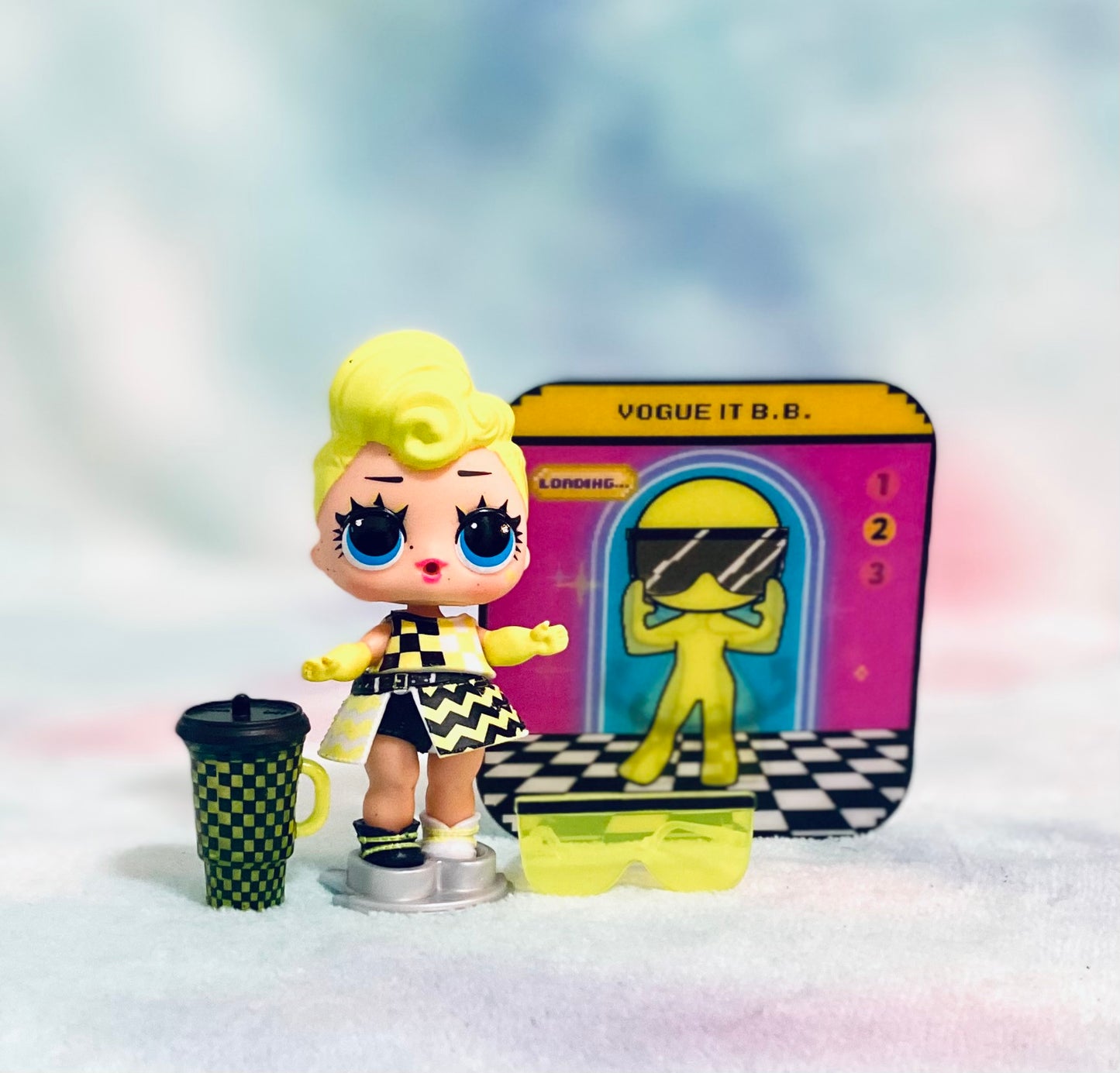 M.C. Pose LOL Surprise Dance Channel 8 (DO-010)