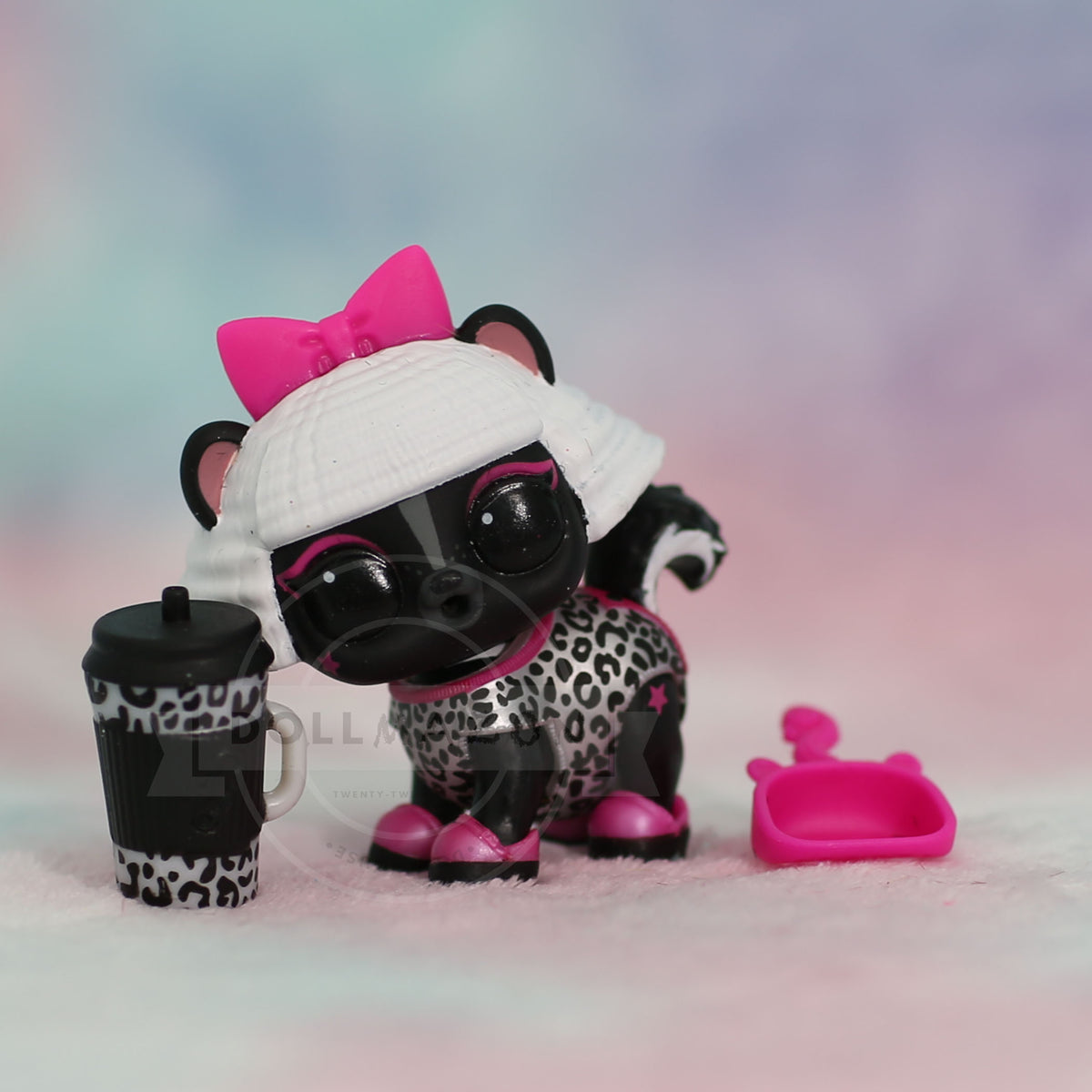 Diva Stripes Skunk LOL Surprise Fuzzy Pets Glee Club (M-044)