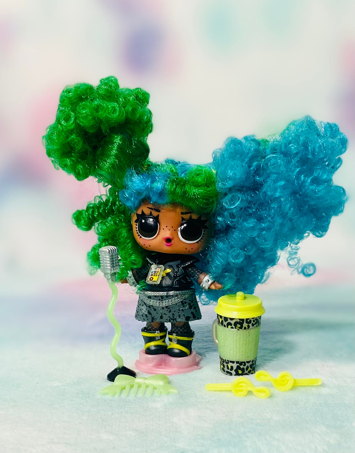 Rebel LOL Surprise Hair Flip Rock Club (RM-009)